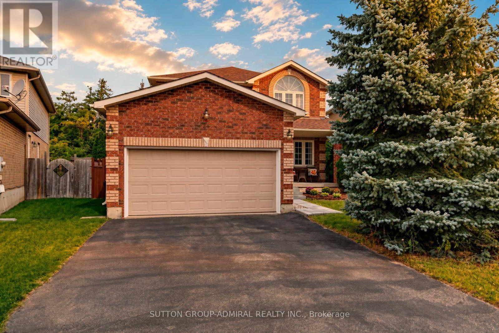 34 Balmoral Place, Barrie, Ontario  L4N 0Y9 - Photo 3 - S13825572