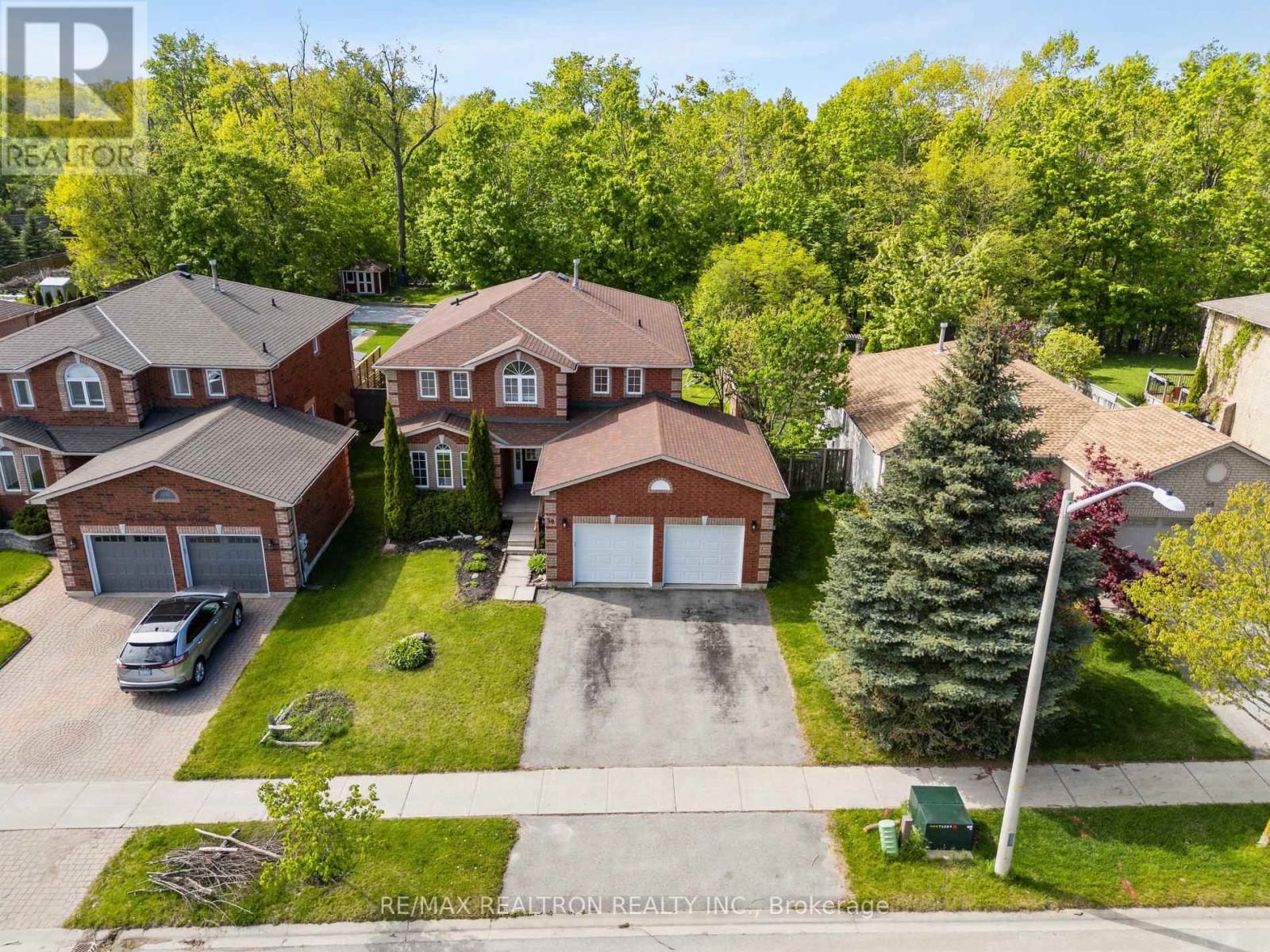 50 Holly Meadow Road, Barrie, Ontario  L4N 0E3 - Photo 2 - S13825604