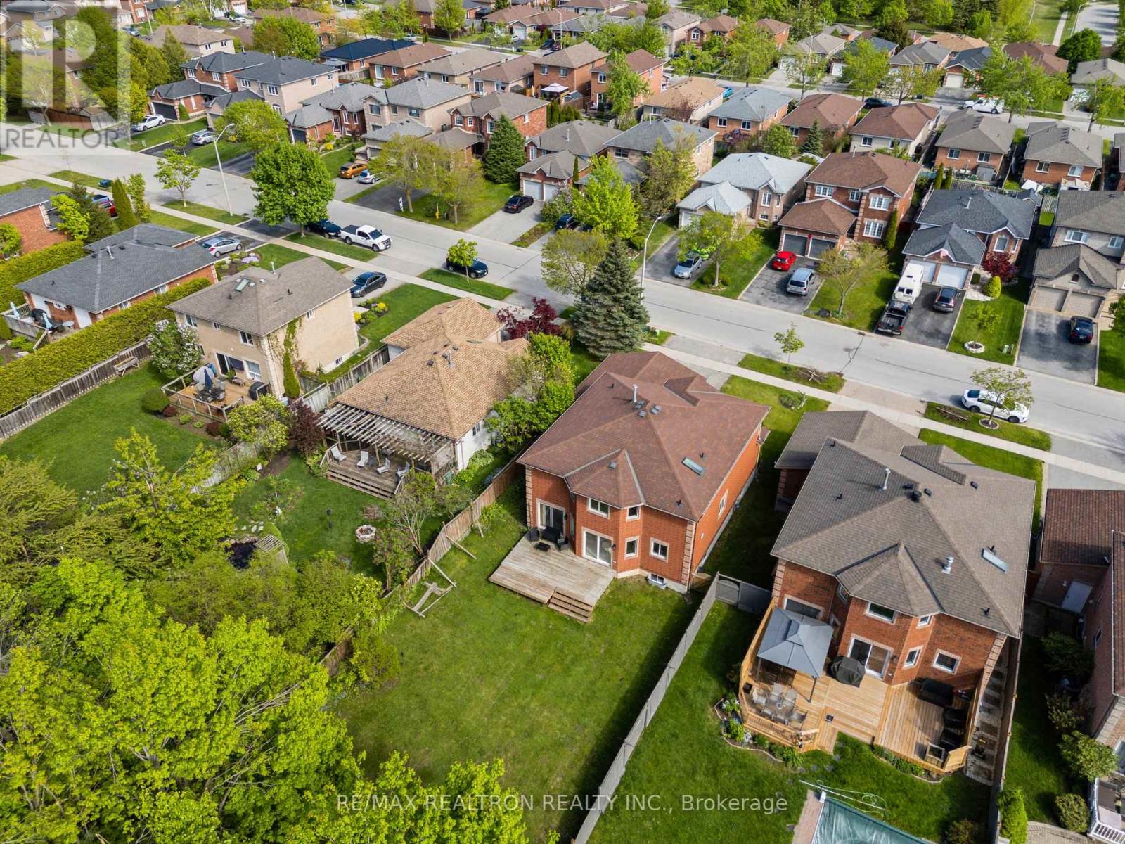 50 Holly Meadow Road, Barrie, Ontario  L4N 0E3 - Photo 4 - S13825604