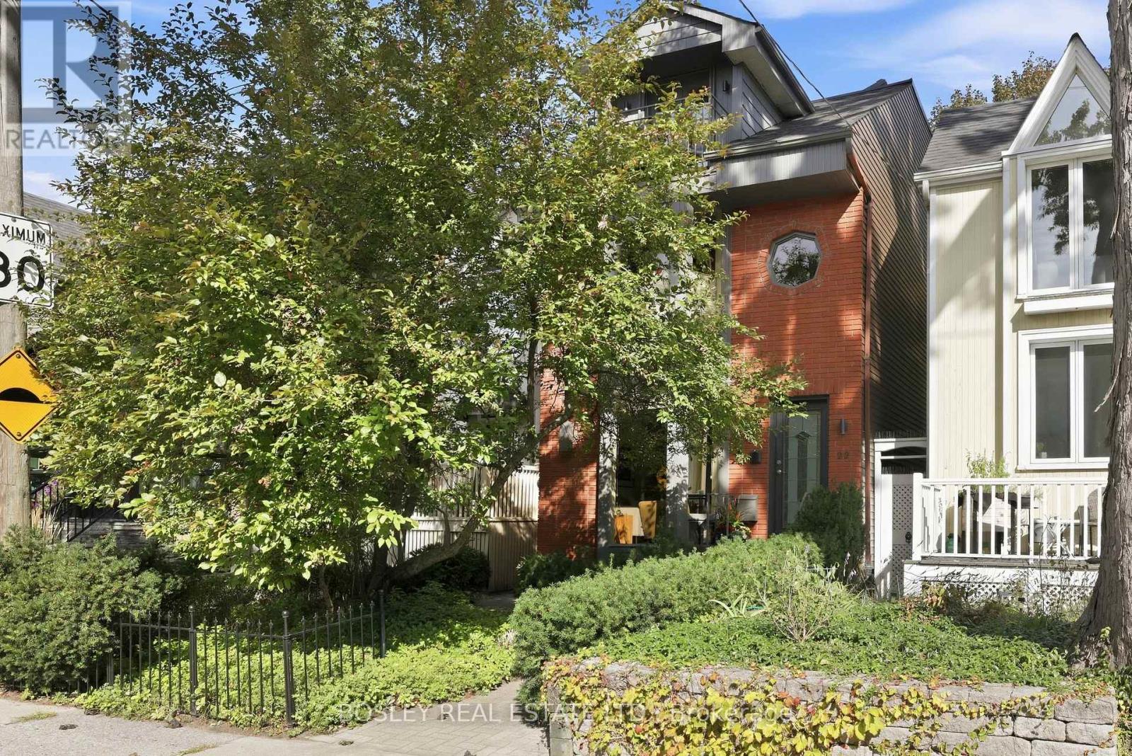 22 CAVELL AVENUE, Toronto, Ontario