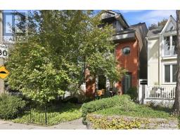 22 CAVELL AVENUE, Toronto, Ontario