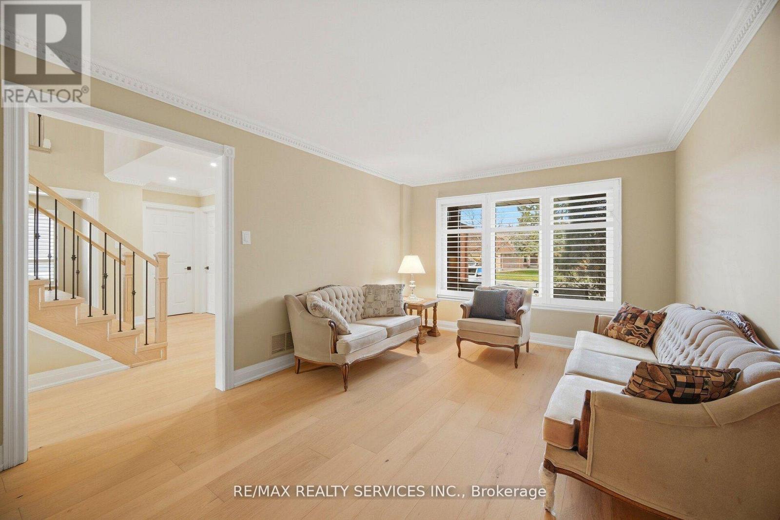 23 Newbury Crescent, Brampton, Ontario  L6S 5M3 - Photo 8 - W13626880