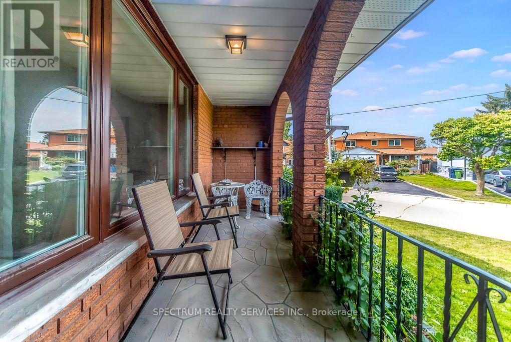 16 Burin Court, Toronto, Ontario  M9C 4Y3 - Photo 4 - W13825468