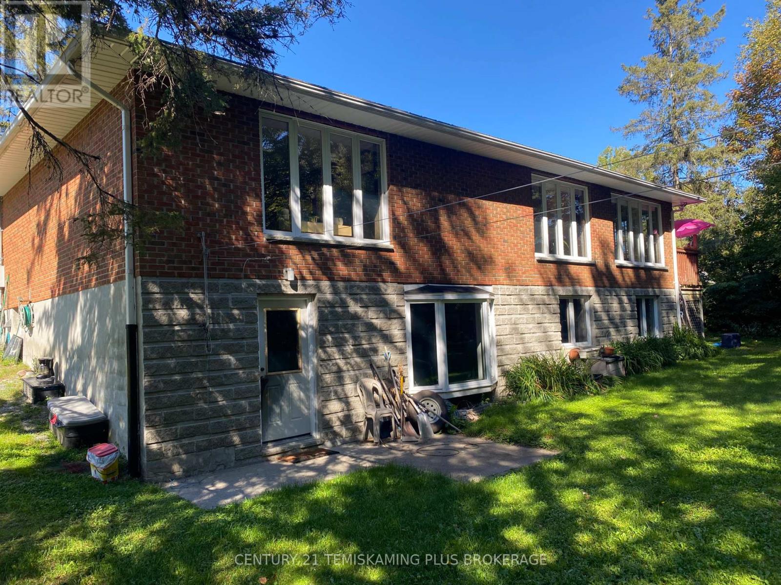 43 O'connor Drive, Temagami, Ontario  P0H 2H0 - Photo 2 - X13678812