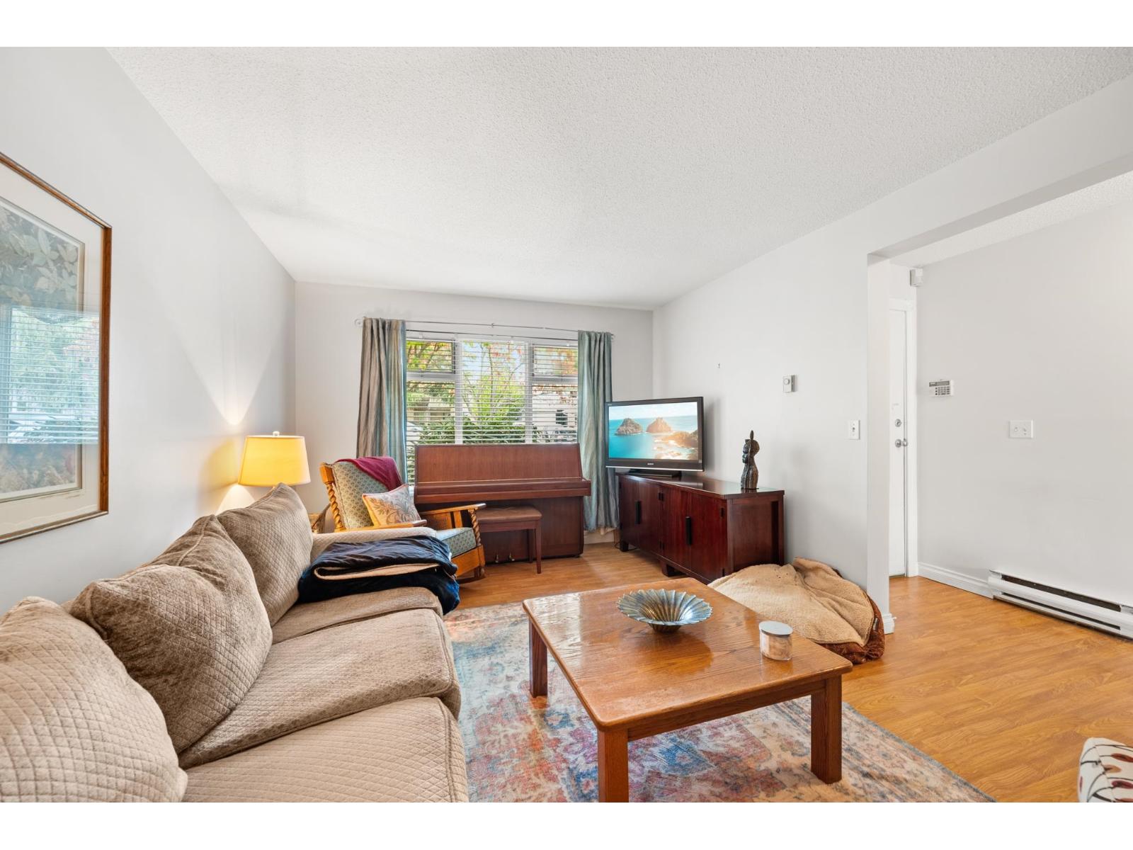 19412 62 Avenue, Surrey, British Columbia  V3S 7L4 - Photo 4 - R3168943