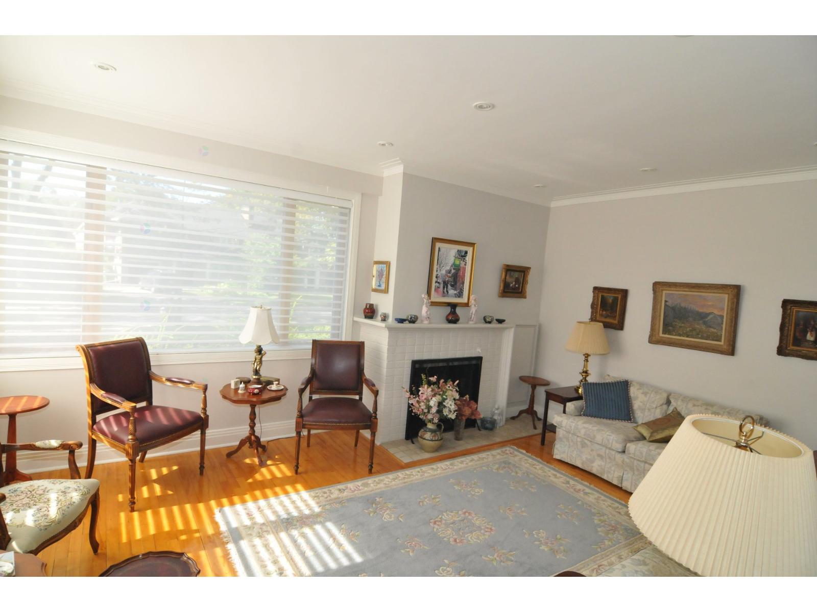 222 Av. Simcoe Mont-Royal Quebec Canada H3P1W9 2
