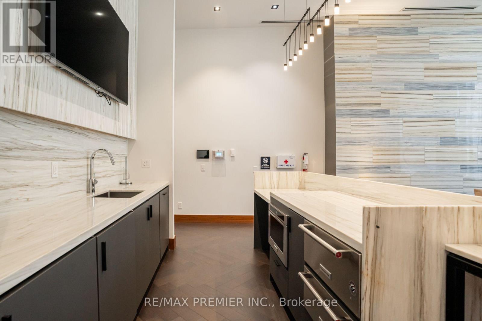 Th 5 - 1010 Portage Parkway, Vaughan, Ontario  L4K 0K3 - Photo 47 - N13821808