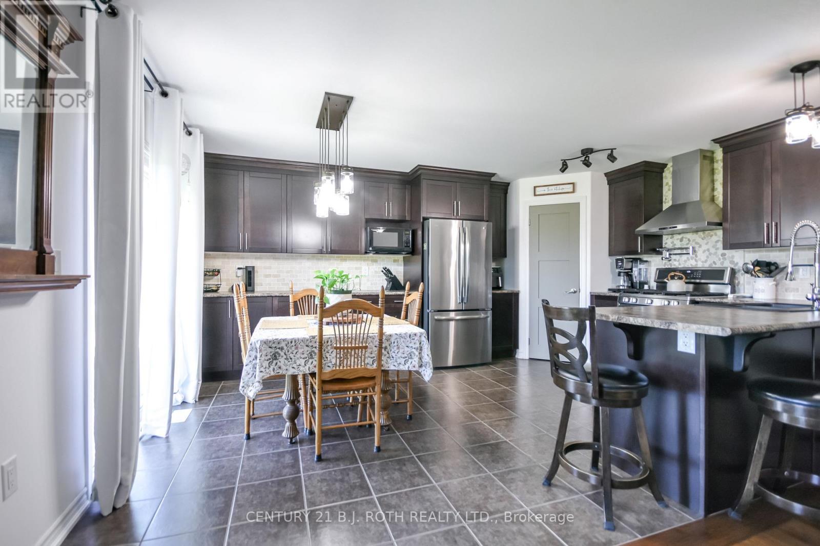 20 Keyzer Drive, Oro-Medonte, Ontario  L3V 8N7 - Photo 10 - S13825040