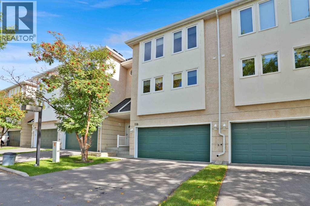 118 Candle Terrace SW, Calgary, Alberta
