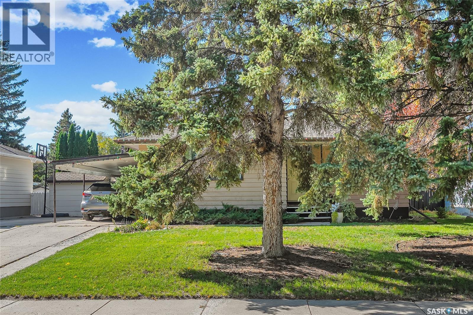 2518 Ewart Avenue, Saskatoon, Saskatchewan  S7J 1Y8 - Photo 2 - SK049444