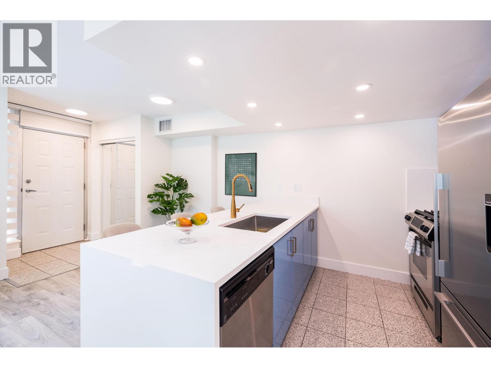 Th8 168 E Esplanade Avenue, North Vancouver, British Columbia  V7L 4X8 - Photo 18 - R3152703