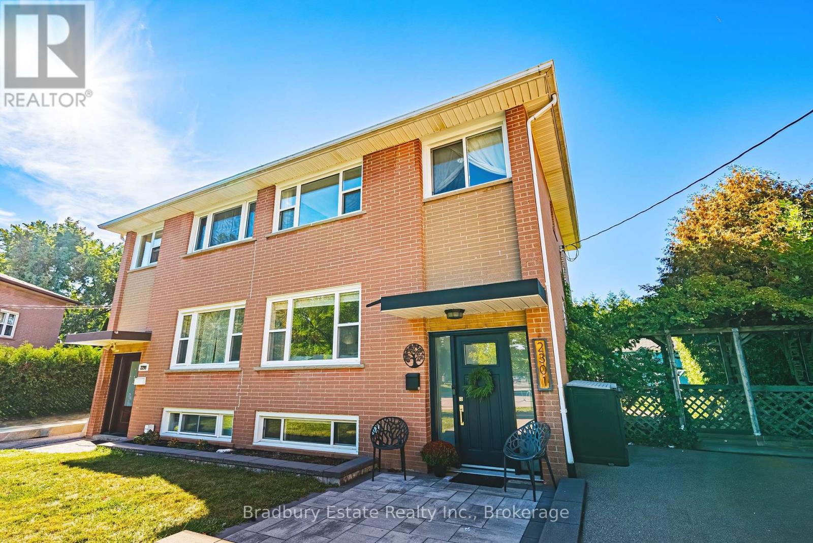 2301 Barclay Road, Burlington, Ontario  L7R 2B7 - Photo 3 - W13825654