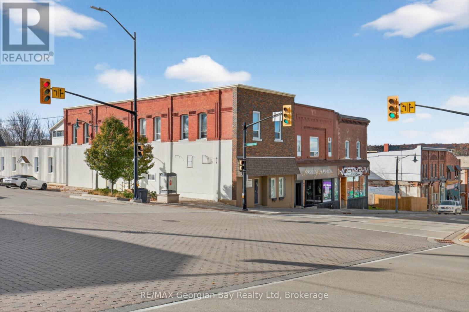 3 - 90 Main Street, Penetanguishene, Ontario  L9M 1T4 - Photo 2 - S13825640