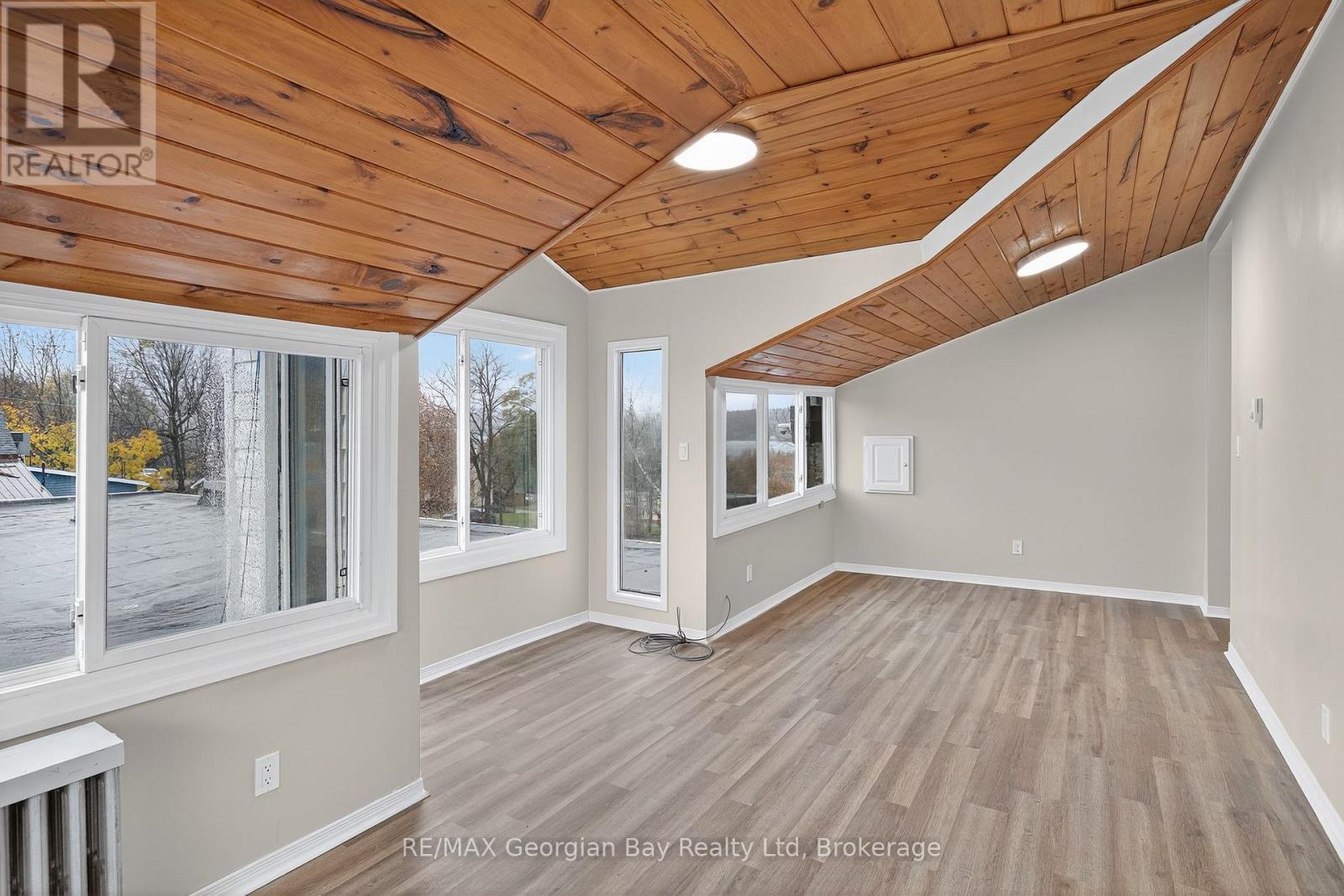 3 - 90 Main Street, Penetanguishene, Ontario  L9M 1T4 - Photo 6 - S13825640