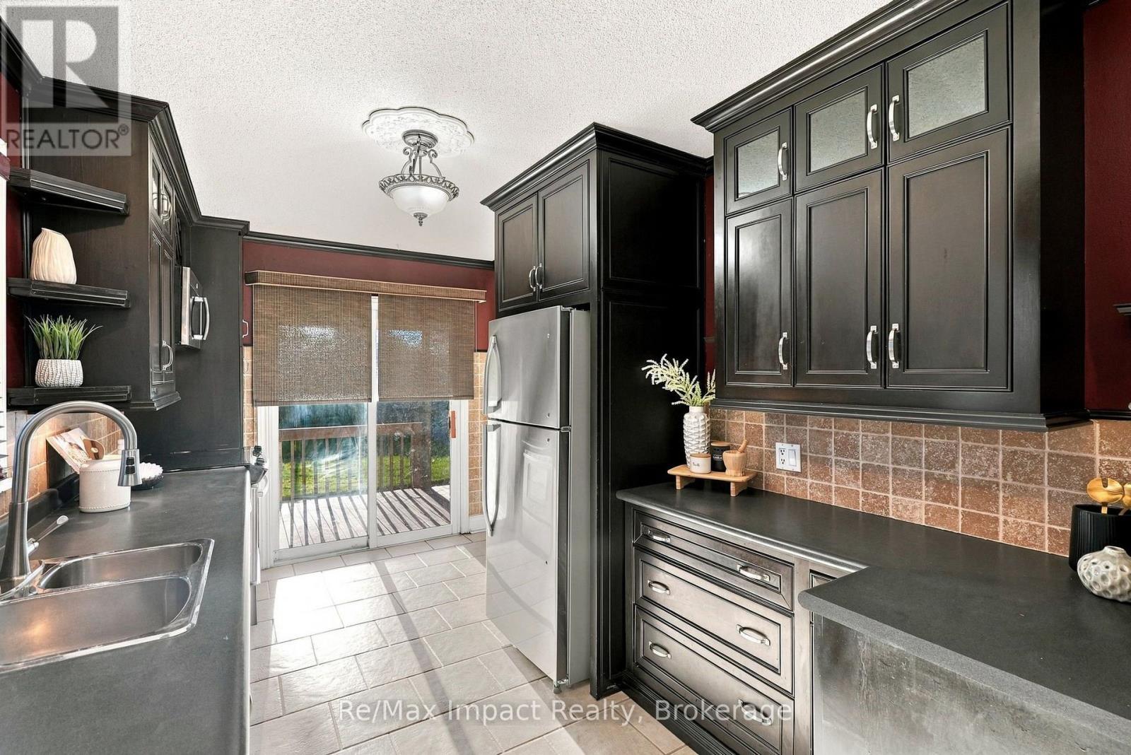 172 Roxborough Avenue, Oshawa, Ontario  L1G 5W5 - Photo 17 - E13825798