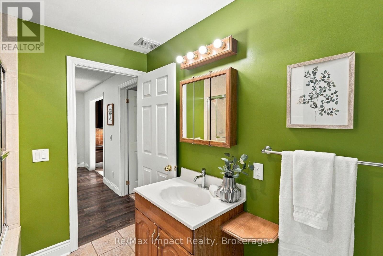172 Roxborough Avenue, Oshawa, Ontario  L1G 5W5 - Photo 23 - E13825798