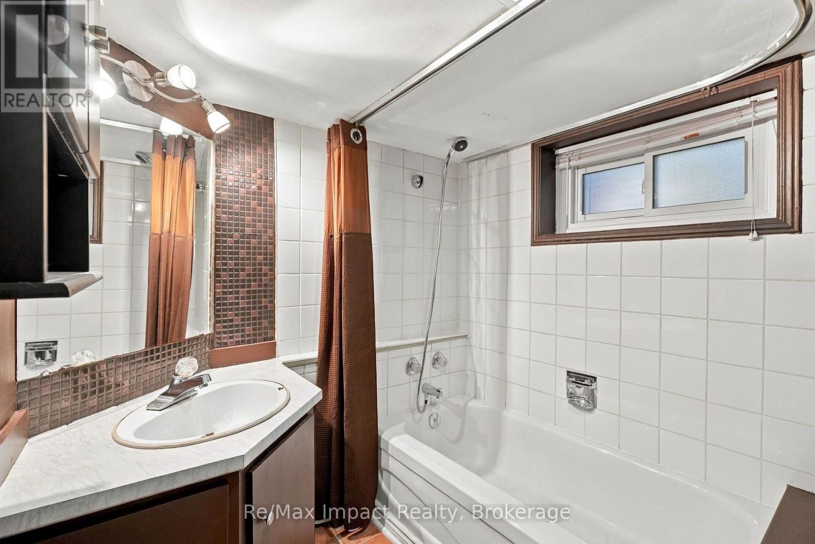 172 Roxborough Avenue, Oshawa, Ontario  L1G 5W5 - Photo 38 - E13825798