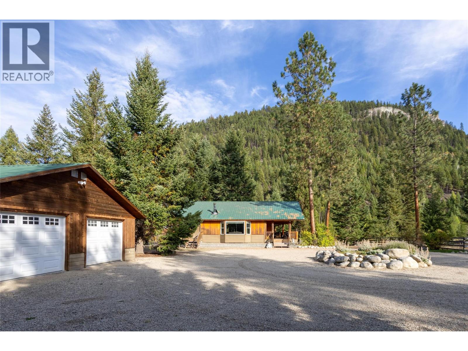 50 Taylor Way, Beaverdell, British Columbia  V0H 1A0 - Photo 2 - 10401411
