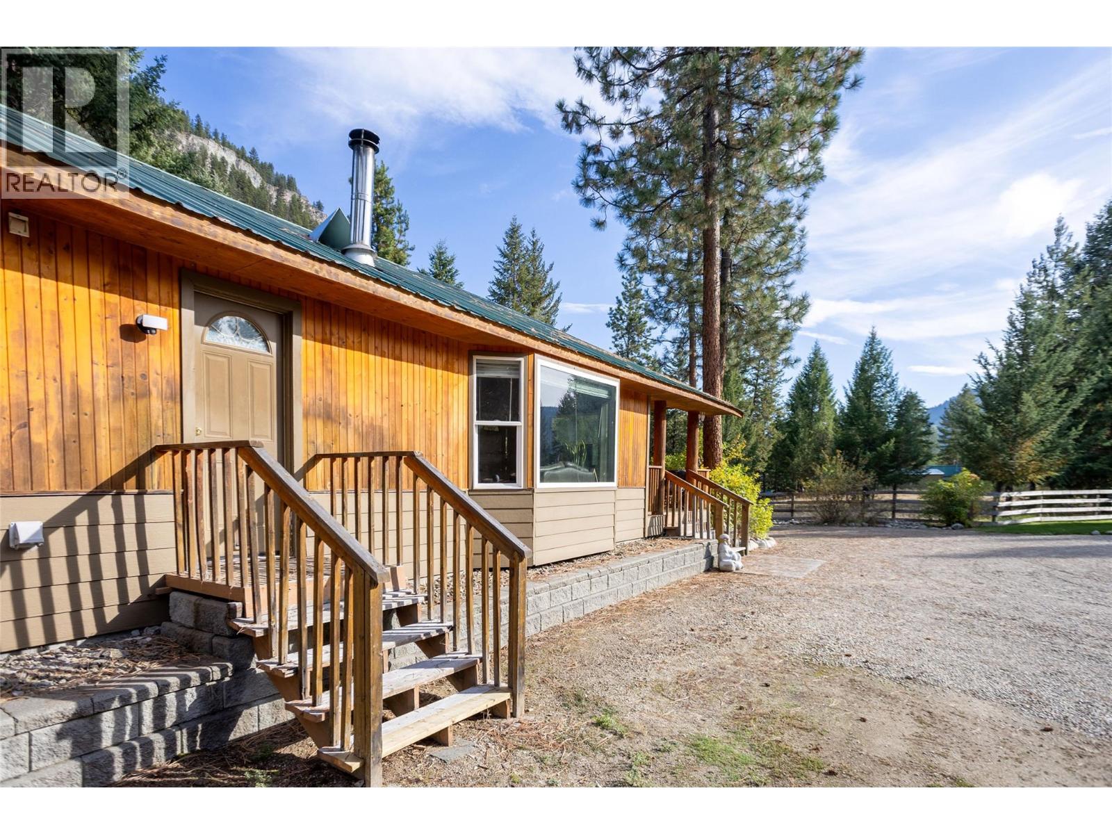 50 Taylor Way, Beaverdell, British Columbia  V0H 1A0 - Photo 6 - 10401411