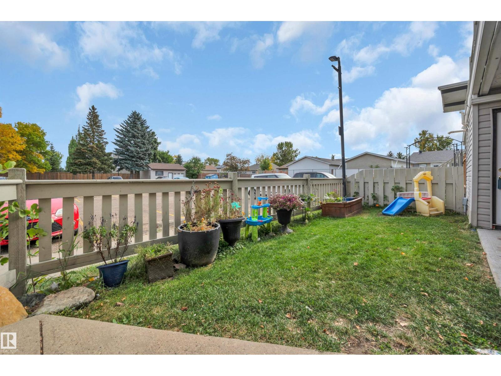15017 26 St NW, Edmonton, Alberta T5Y 2G6 - Photo 8 - E4509041