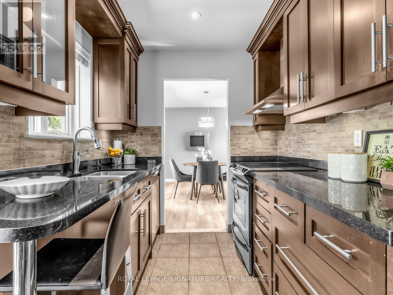 25 Proudbank Millway, Toronto, Ontario  M2L 1P3 - Photo 16 - C13825664