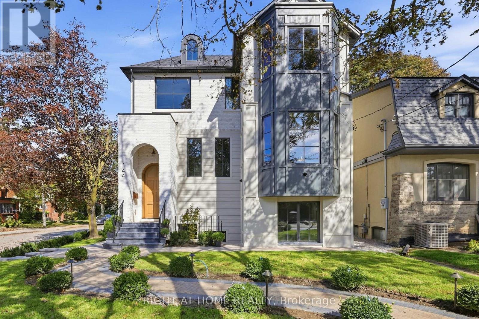 144 Old Orchard Grove, Toronto, Ontario  M5M 2E3 - Photo 2 - C13825742