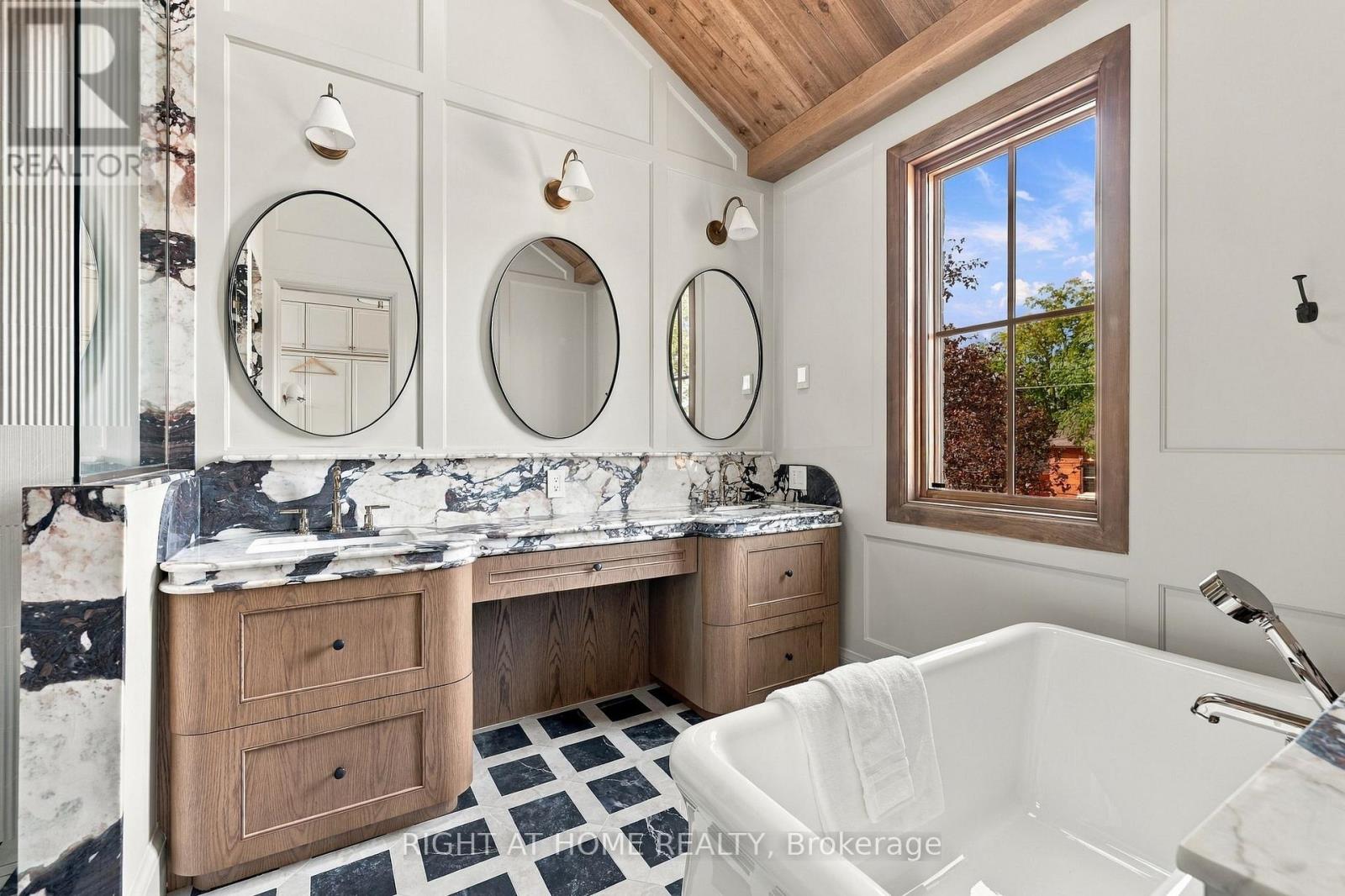 144 Old Orchard Grove, Toronto, Ontario  M5M 2E3 - Photo 33 - C13825742