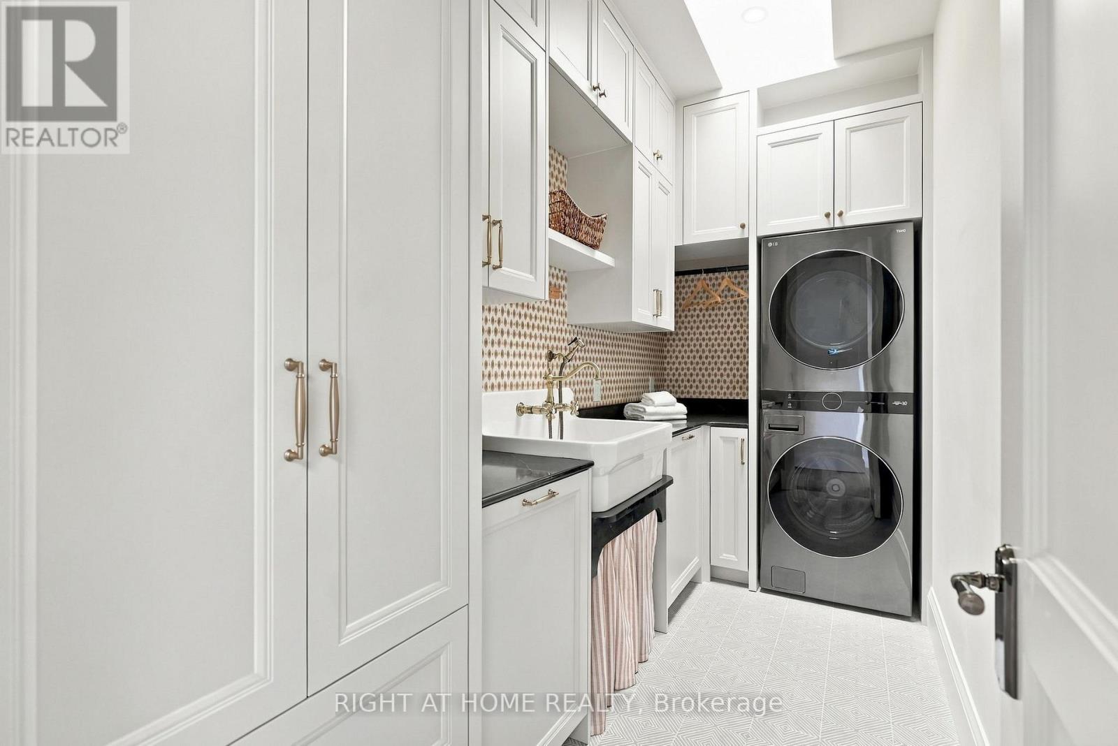 144 Old Orchard Grove, Toronto, Ontario  M5M 2E3 - Photo 35 - C13825742