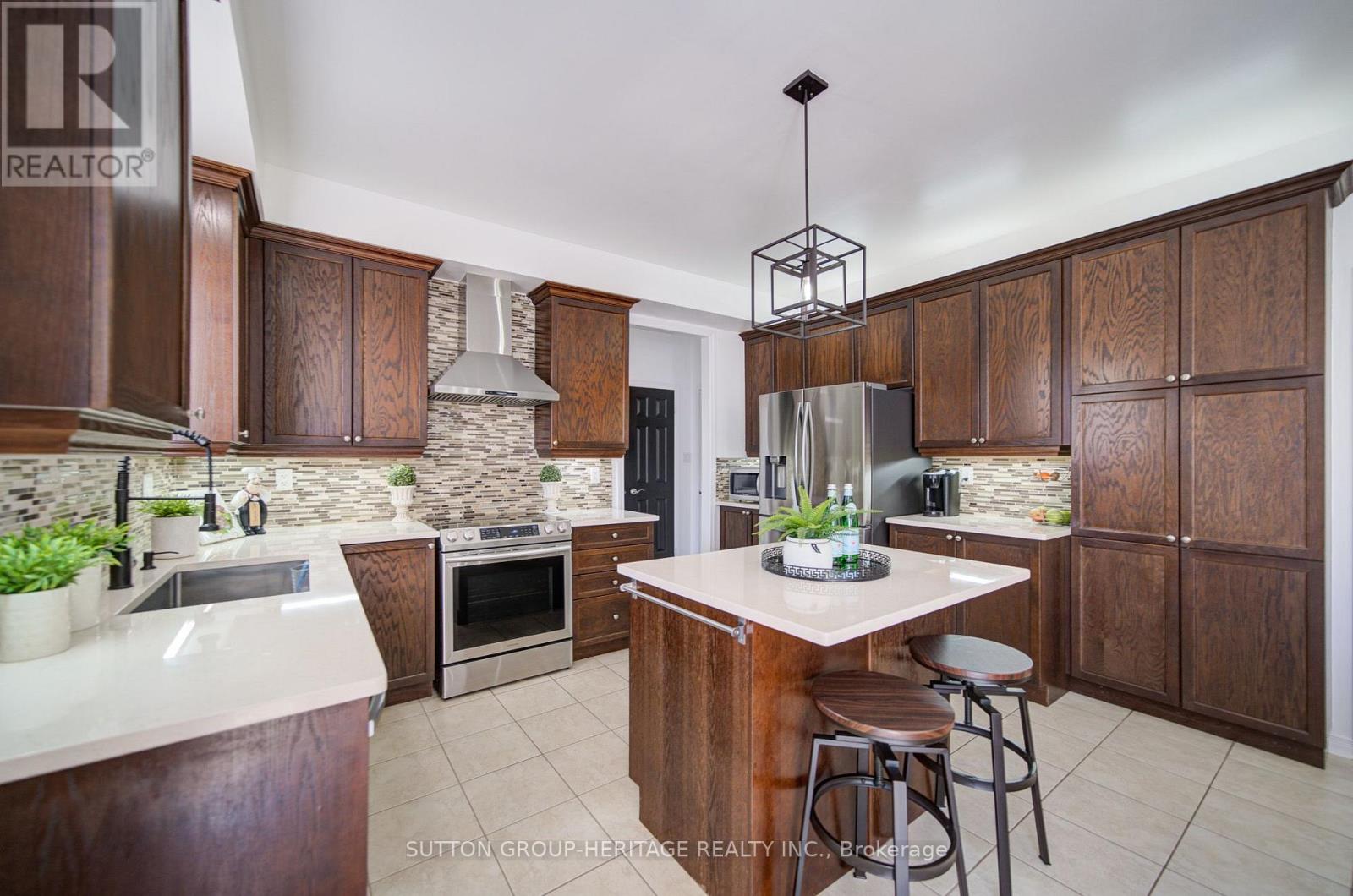 18 Shorten Place, Ajax, Ontario  L1T 0E9 - Photo 14 - E13825636