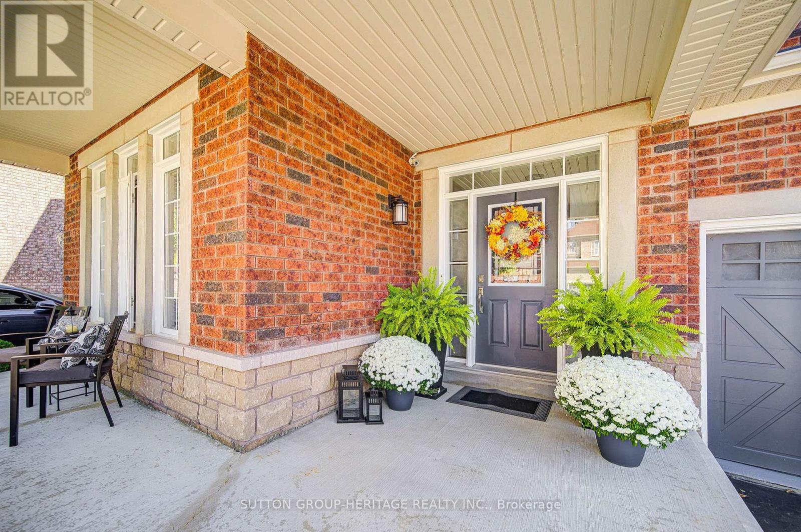 18 Shorten Place, Ajax, Ontario  L1T 0E9 - Photo 3 - E13825636