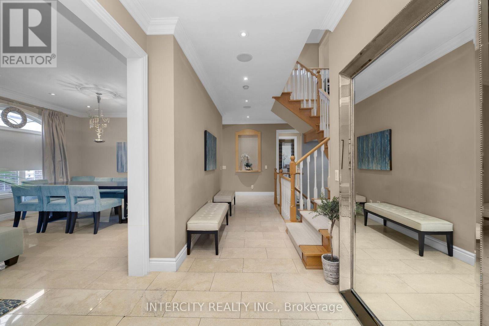 59 Kimber Crescent, Vaughan, Ontario  L4L 9A6 - Photo 4 - N13825652
