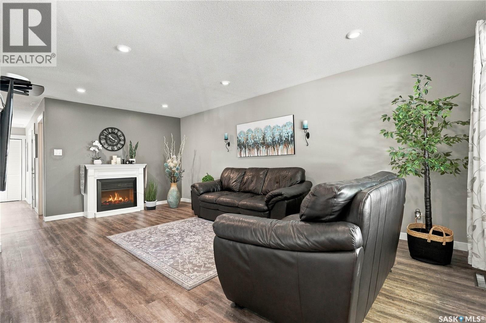 2769/2771 Eastview, Saskatoon, Saskatchewan  S7J 3H3 - Photo 15 - SK049468