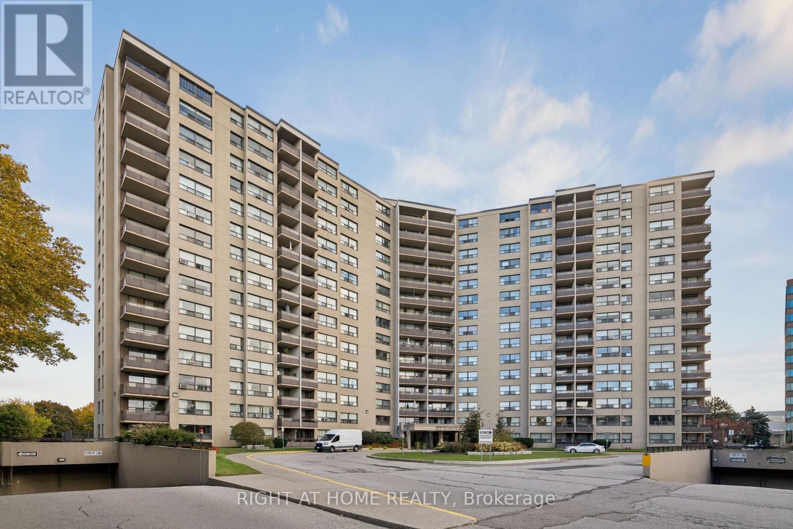 807 - 451 THE WEST MALL, Toronto, Ontario