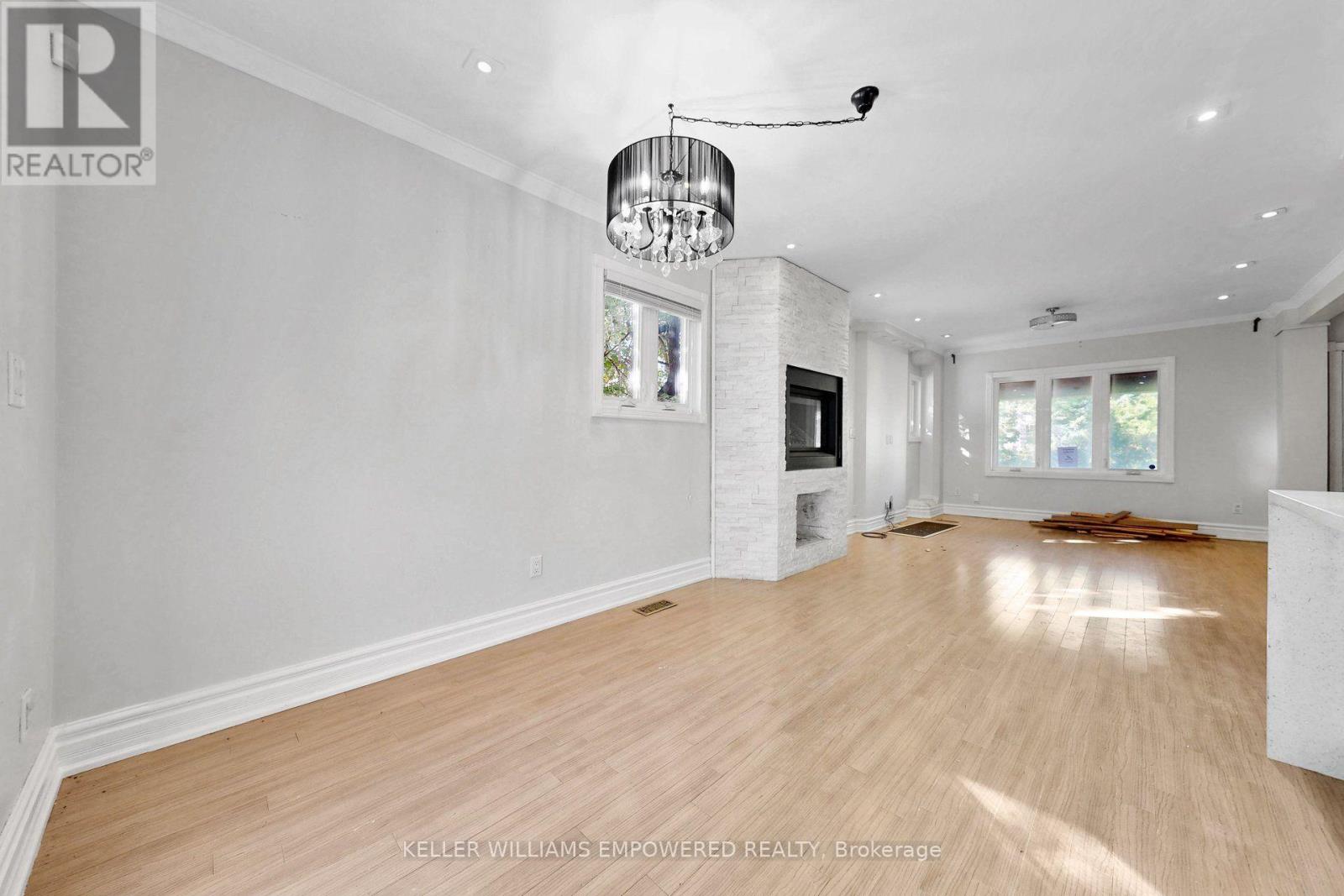 5 Aldgate Avenue, Toronto, Ontario  M8Y 3L4 - Photo 11 - W13825782