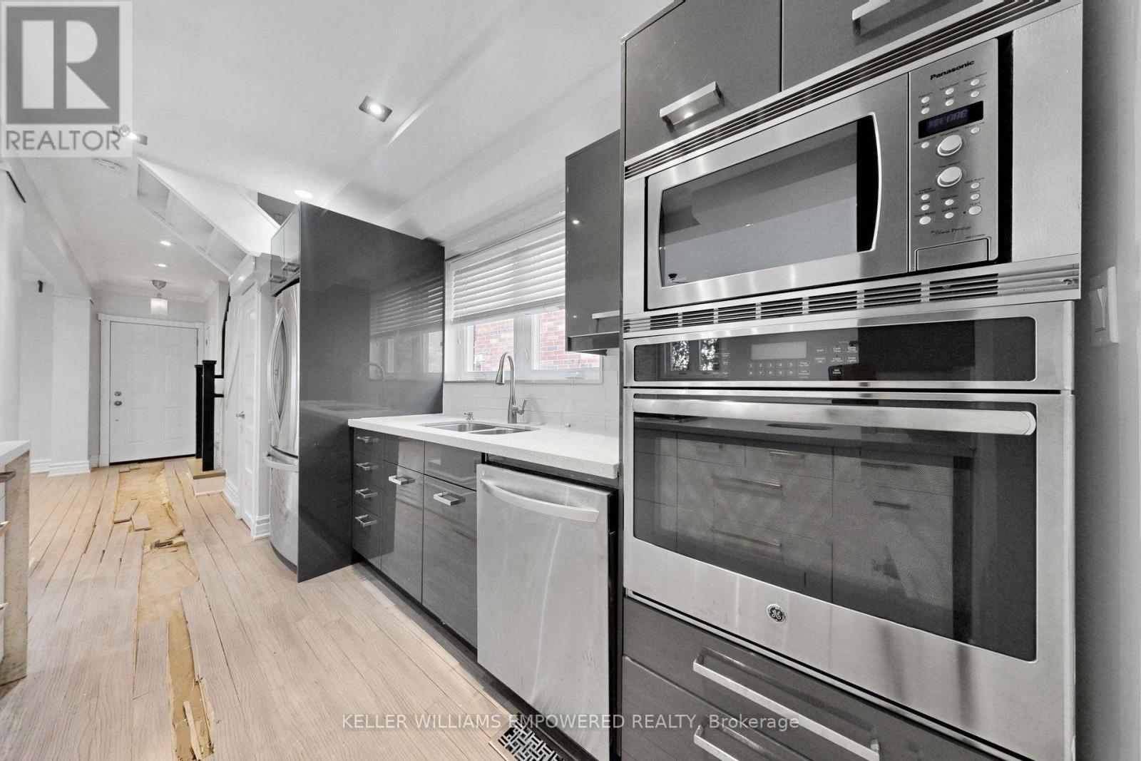 5 Aldgate Avenue, Toronto, Ontario  M8Y 3L4 - Photo 15 - W13825782