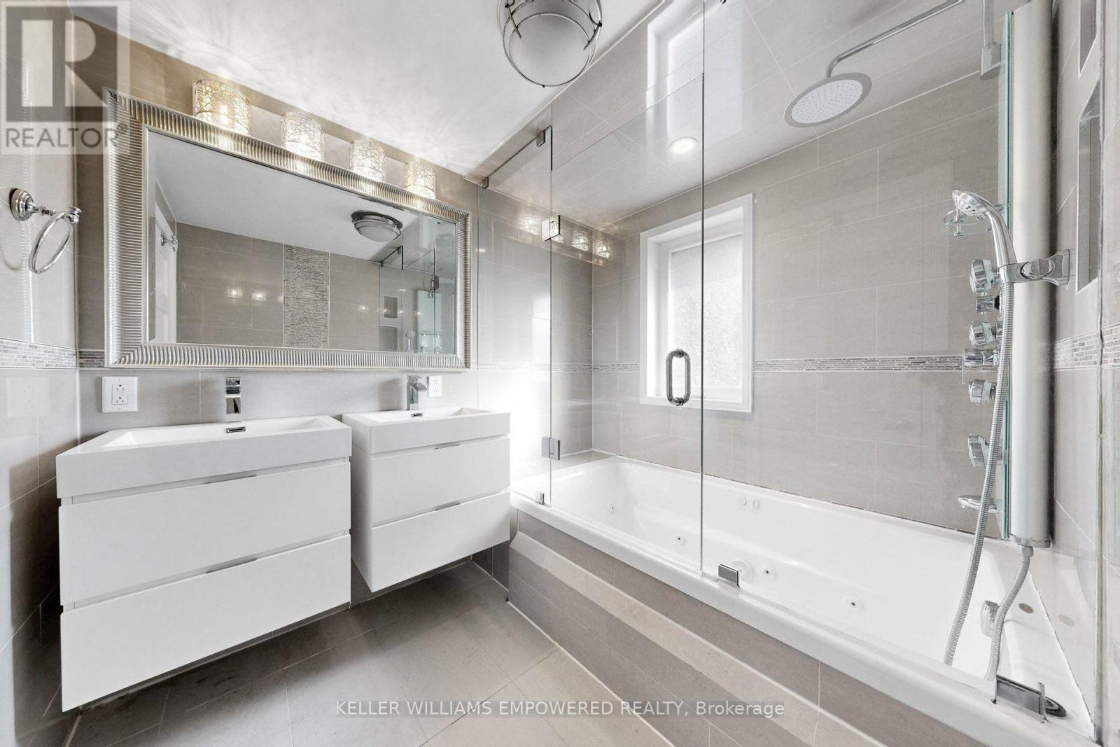 5 Aldgate Avenue, Toronto, Ontario  M8Y 3L4 - Photo 19 - W13825782