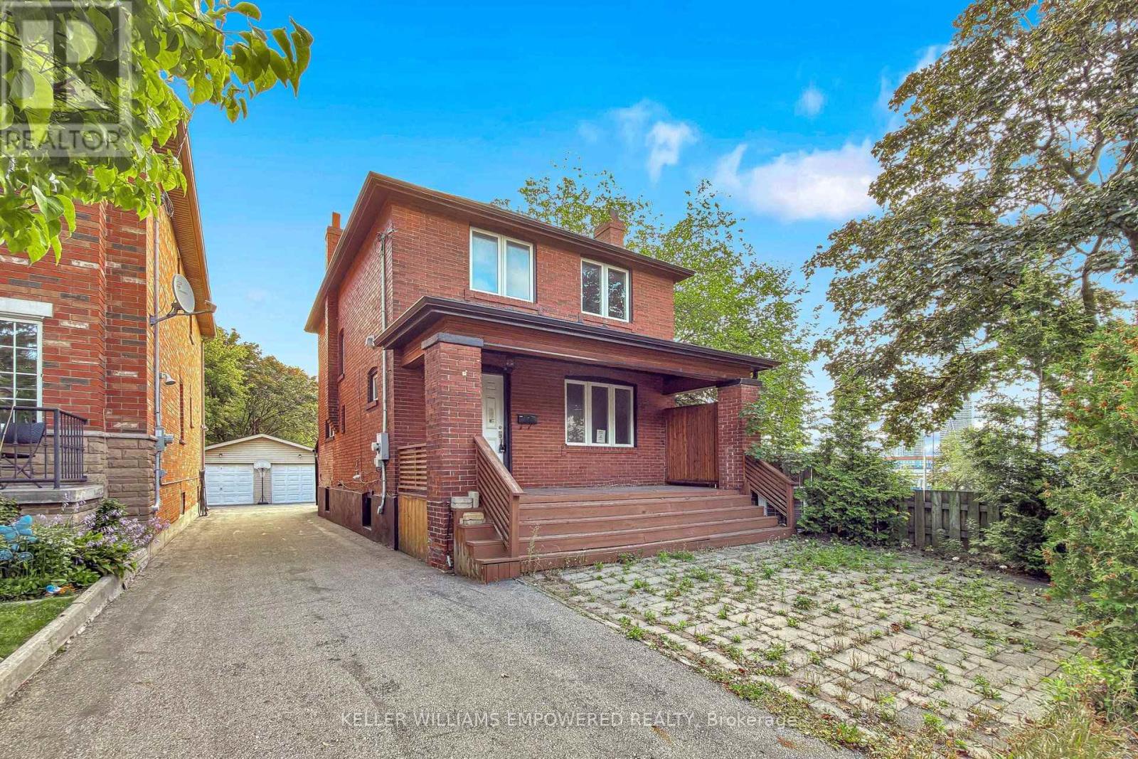 5 Aldgate Avenue, Toronto, Ontario  M8Y 3L4 - Photo 2 - W13825782