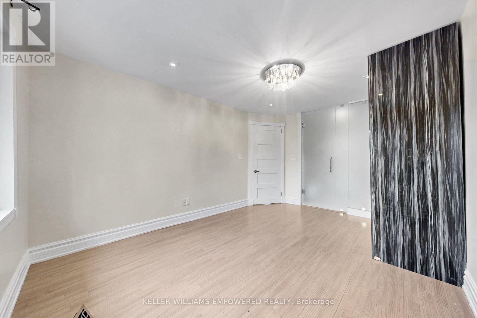 5 Aldgate Avenue, Toronto, Ontario  M8Y 3L4 - Photo 23 - W13825782