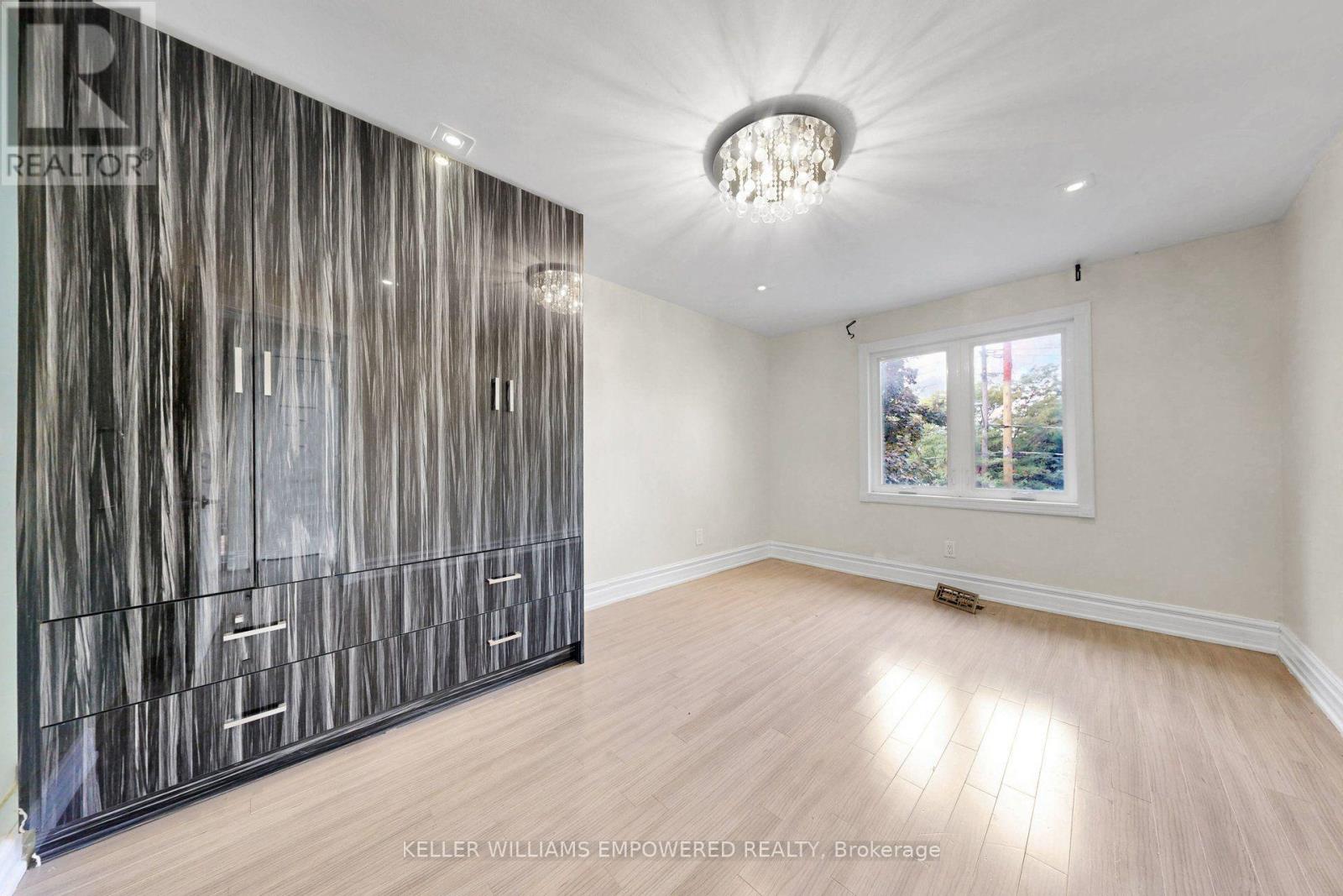 5 Aldgate Avenue, Toronto, Ontario  M8Y 3L4 - Photo 24 - W13825782