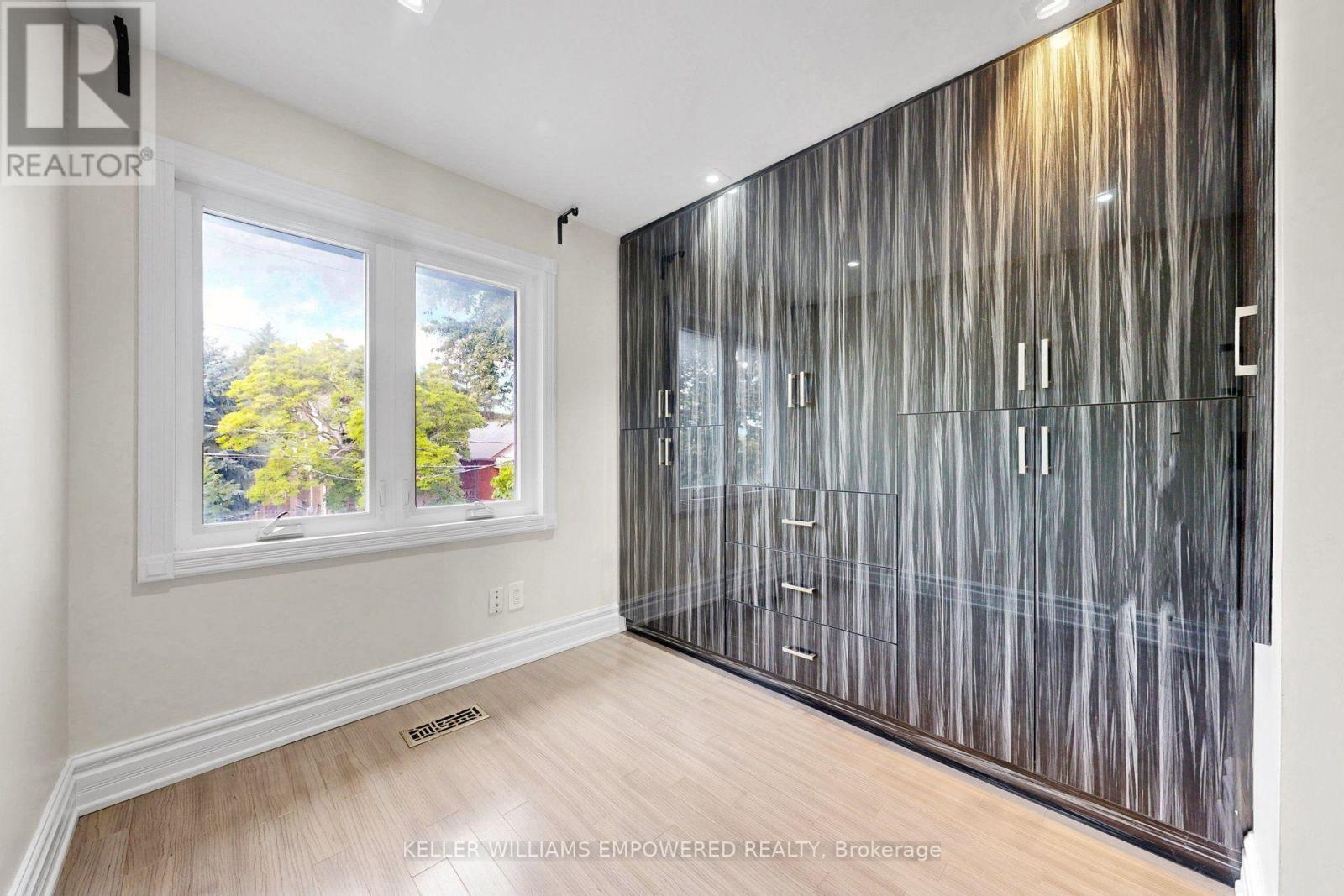 5 Aldgate Avenue, Toronto, Ontario  M8Y 3L4 - Photo 25 - W13825782