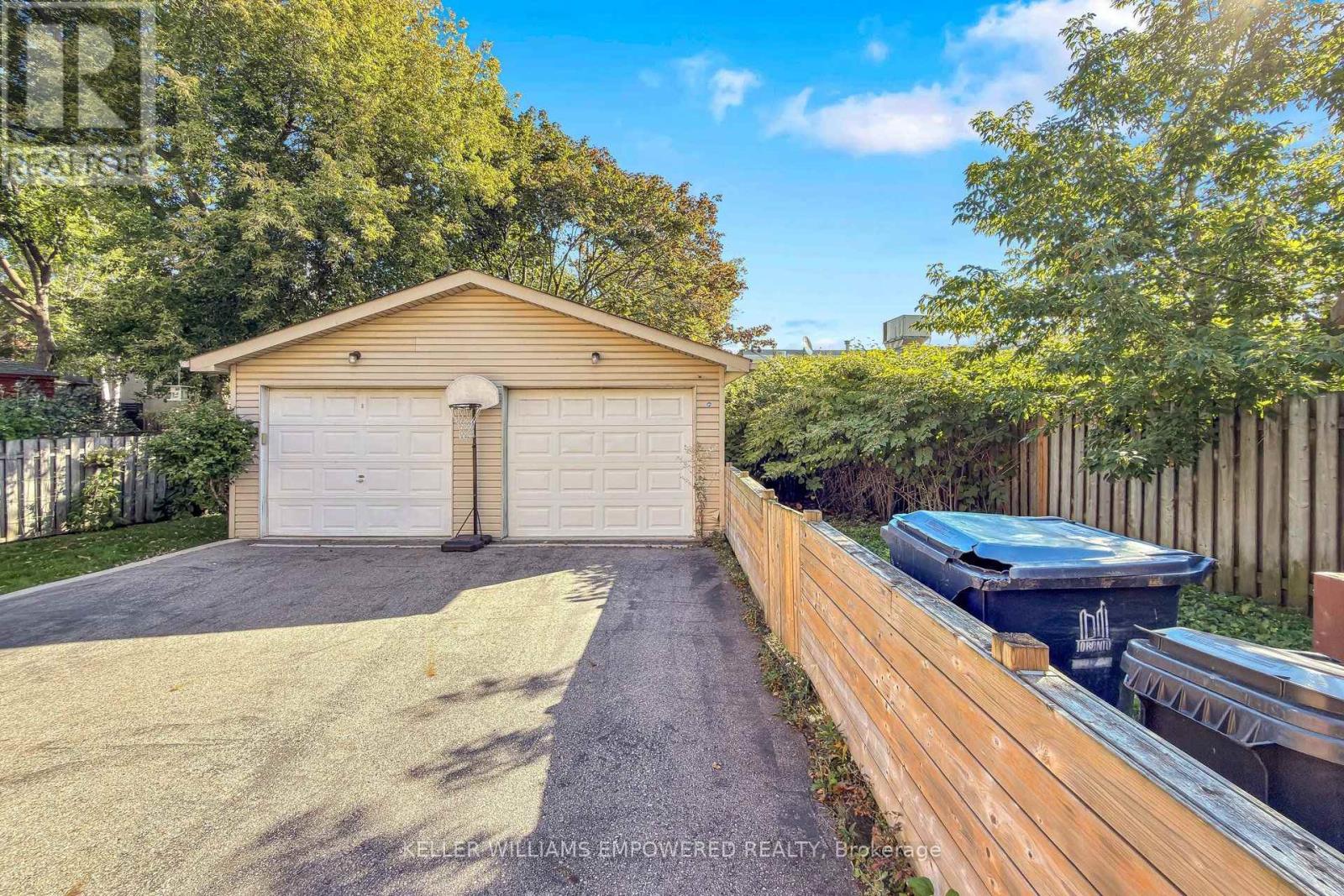 5 Aldgate Avenue, Toronto, Ontario  M8Y 3L4 - Photo 27 - W13825782