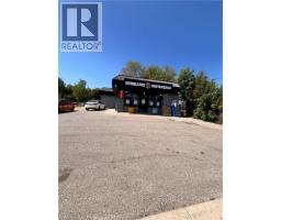 556 STIRLING Avenue S, Kitchener, Ontario