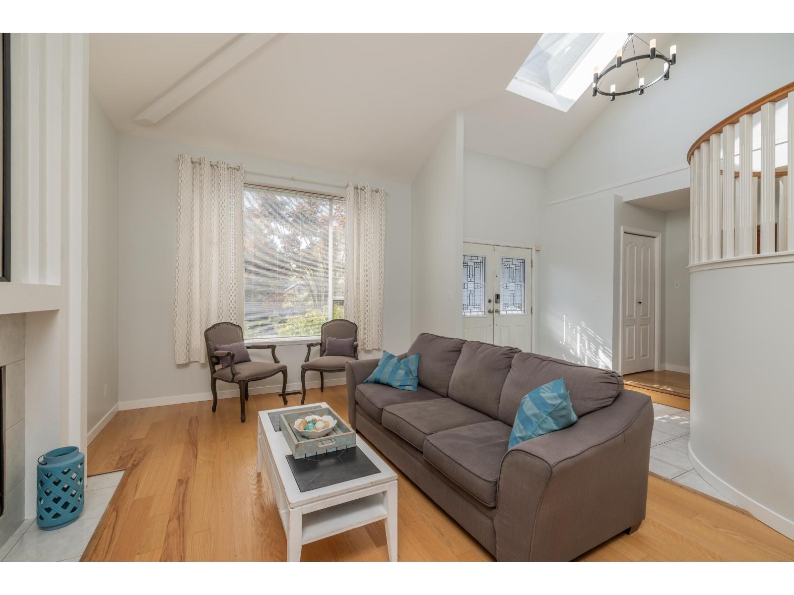18693 56a Avenue, Surrey, British Columbia  V3S 7Y2 - Photo 8 - R3169309