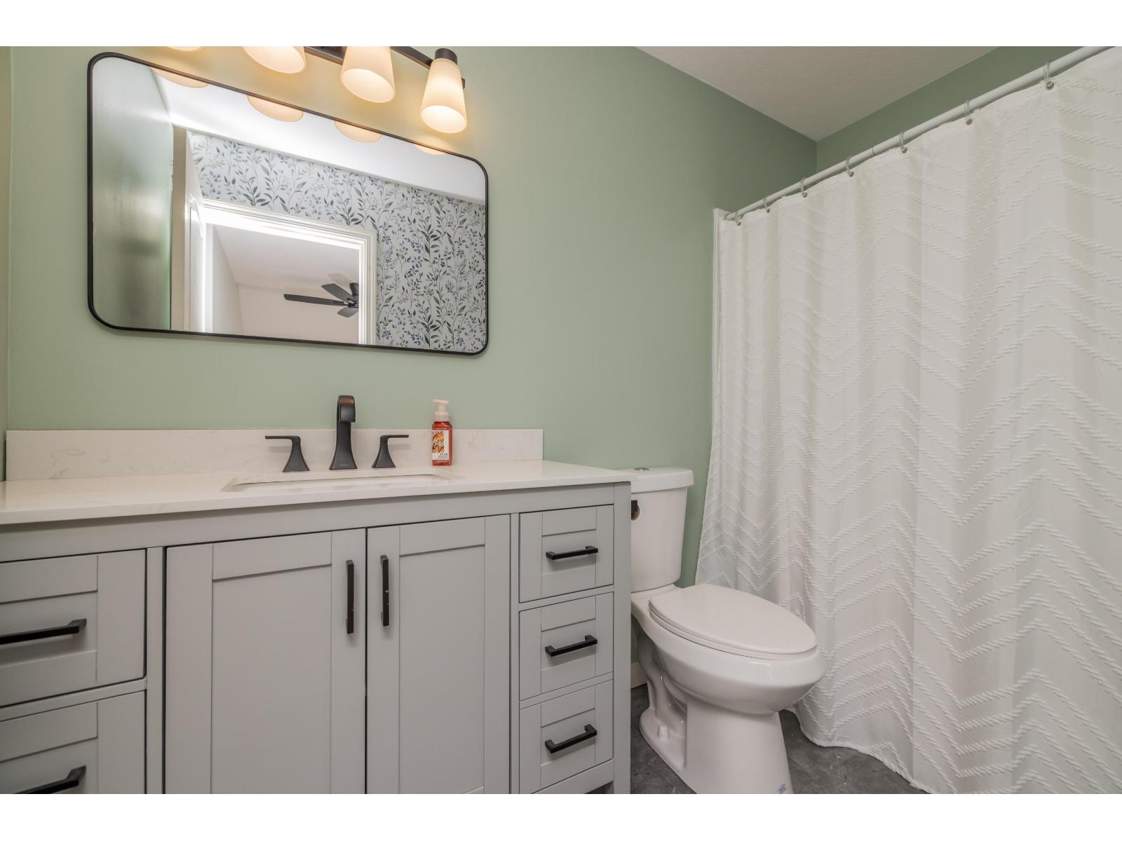 18693 56a Avenue, Surrey, British Columbia  V3S 7Y2 - Photo 28 - R3169309