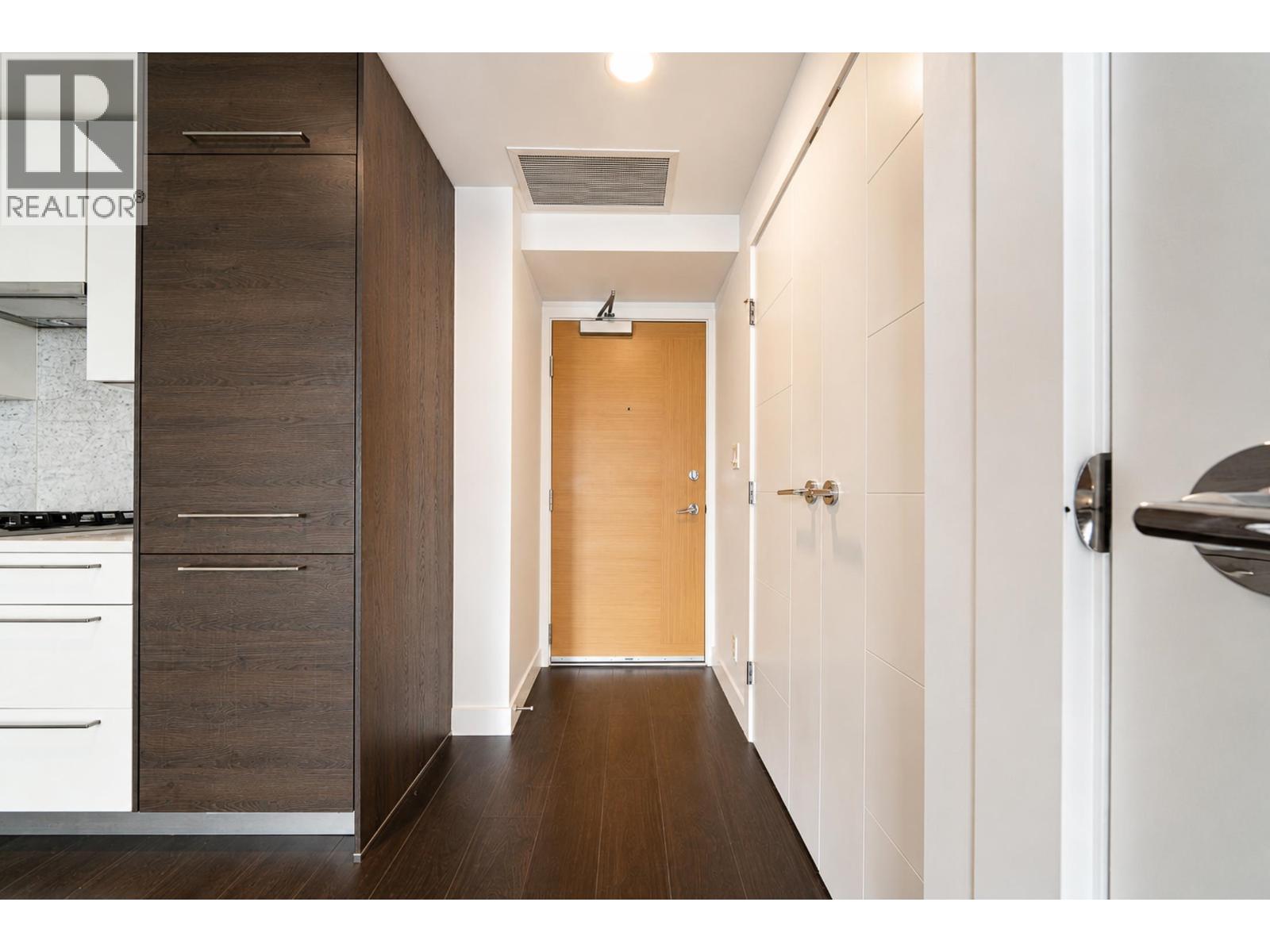 2004 4458 Beresford Street, Burnaby, British Columbia  V5H 0J1 - Photo 2 - R3169356
