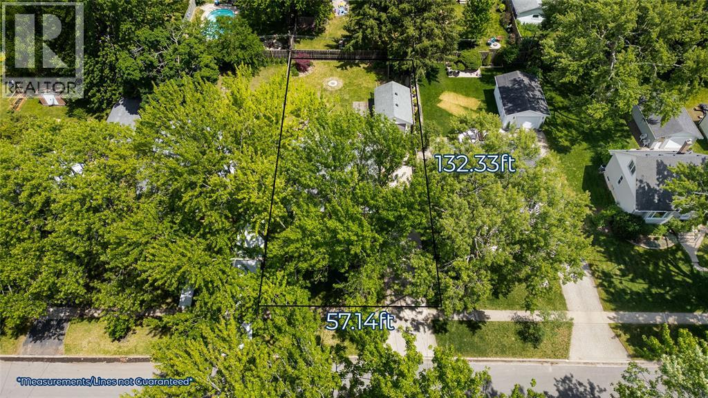 952 Woodland AVENUE Sarnia Ontario Canada N7V3W8 3