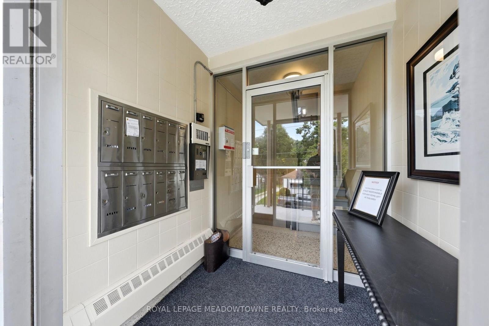 301 - 49 Park Avenue, Halton Hills, Ontario  L7G 3H9 - Photo 4 - W13774570