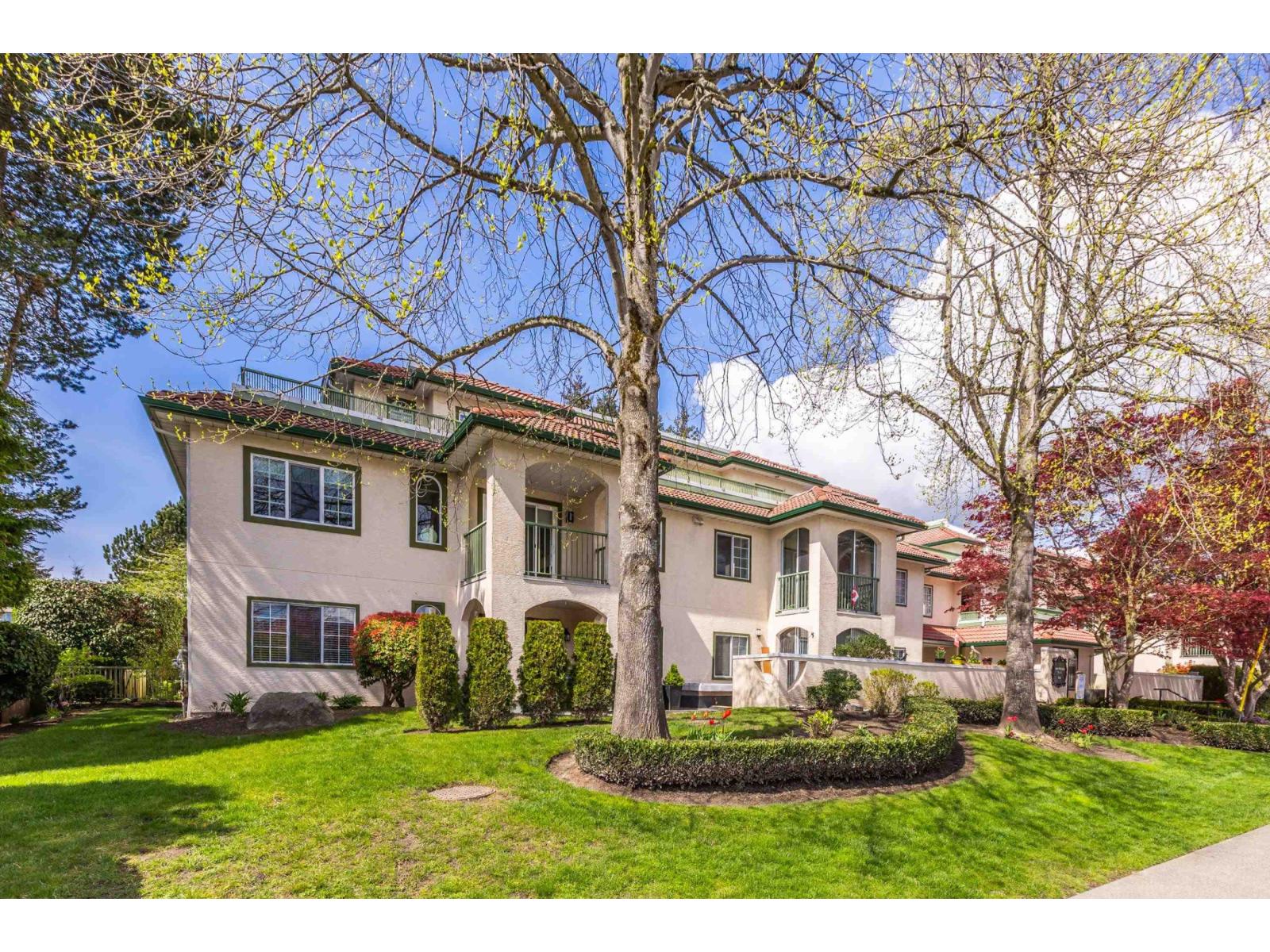 206 1447 BEST STREET, White Rock, British Columbia