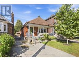 4 CRESTLAND AVENUE, Toronto, Ontario