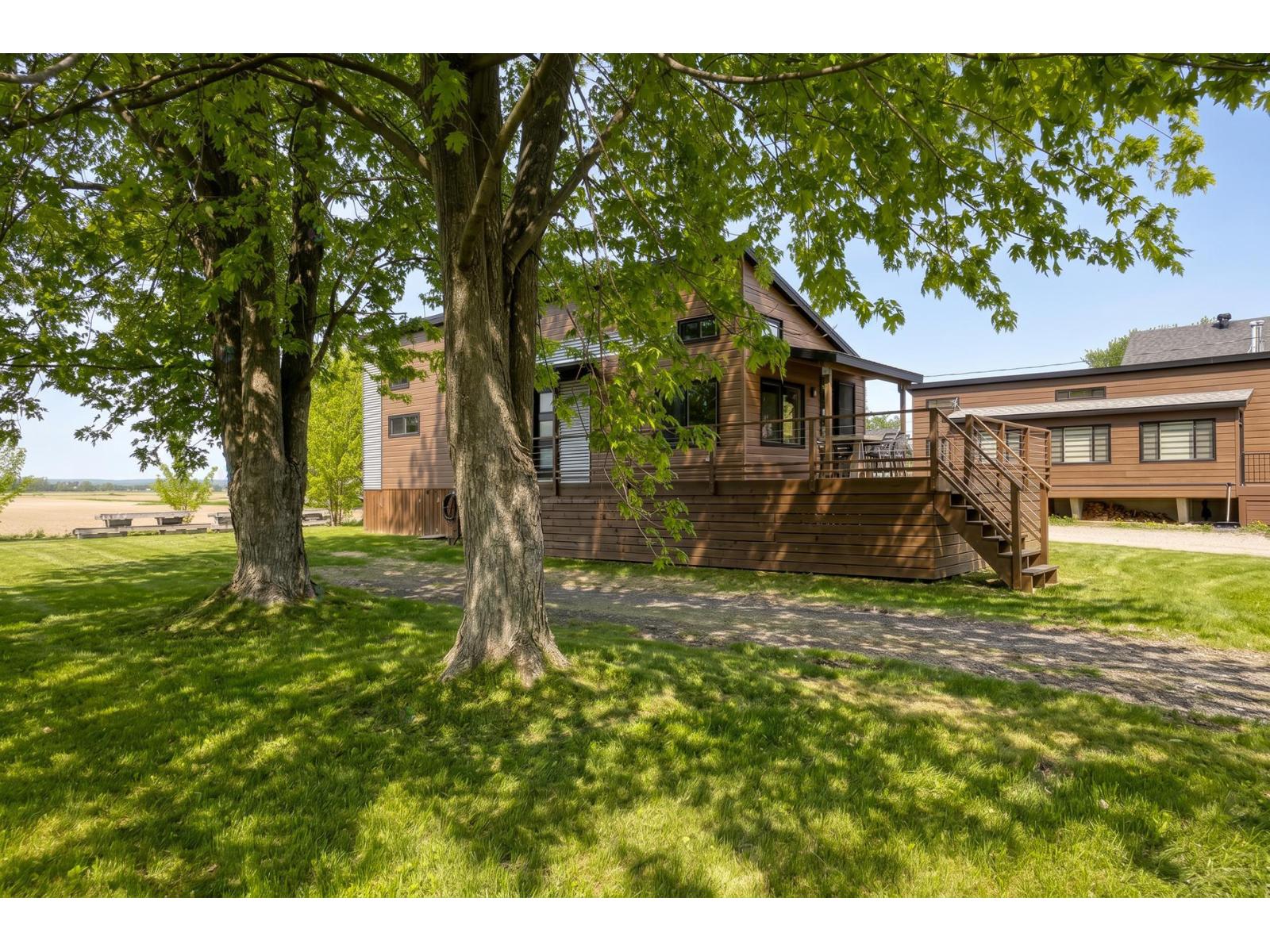 1114 Rg du Fleuve Saint-Barthélemy Quebec Canada J0K1X0 2